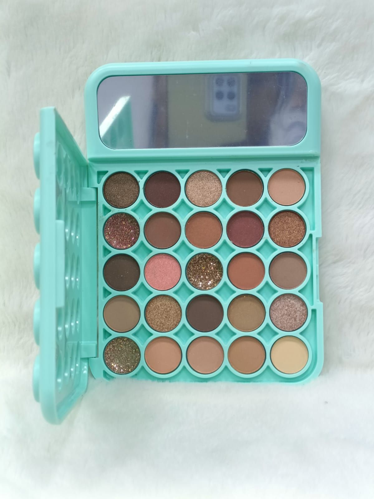 25 Colors Calculator-Style Eyeshadow Palette