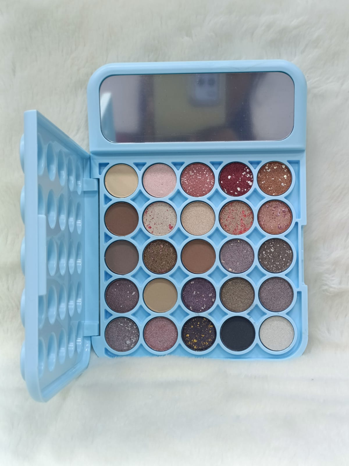 25 Colors Calculator-Style Eyeshadow Palette