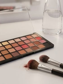 Color Strokes 32 Colors Eyeshadow Palette