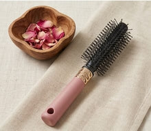 Round Hair Brush – Smooth, Voluminous & Salon-Ready Hair