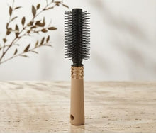Round Hair Brush – Smooth, Voluminous & Salon-Ready Hair