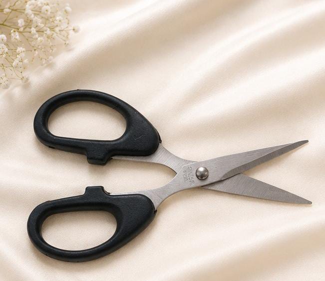 Stainless Steel Scissors with Plastic Handle (HJ 004) – Sharp & Comfortable Cutting