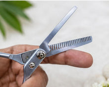 Professional Hair Thinning Scissor – Smooth & Precise Hair Styling